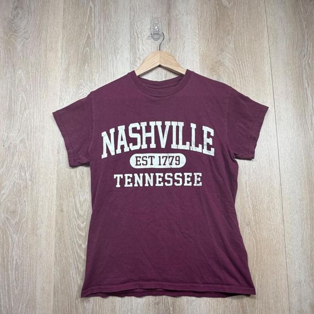 Mv-sport Men's Burgundy and Red T-shirt